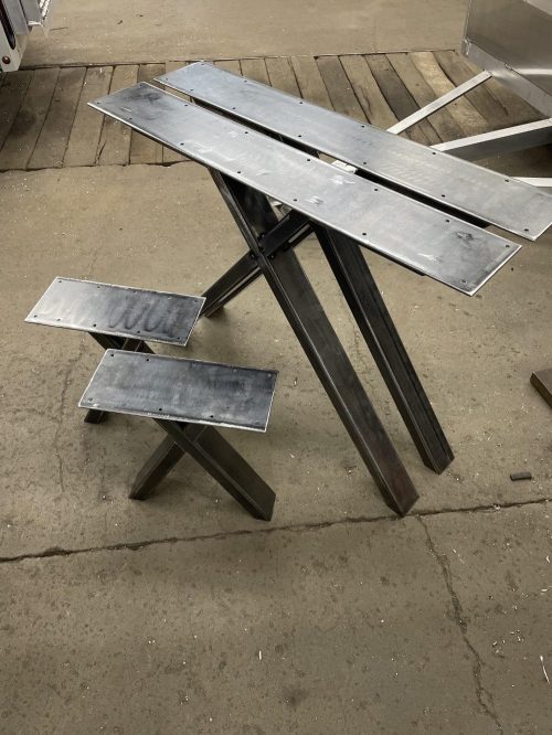 Pattes en X pour table (1/2)